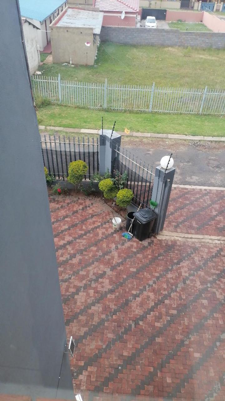 Pappas Hotel In Vosloo Ext 2 Vosloorus Exterior foto